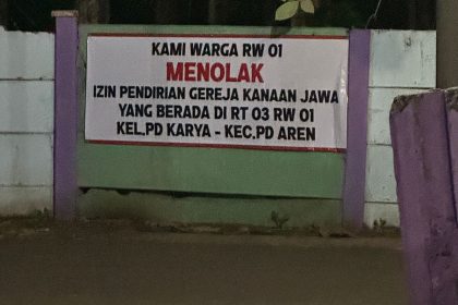 Berdiri Teguh di Tengah Tantangan